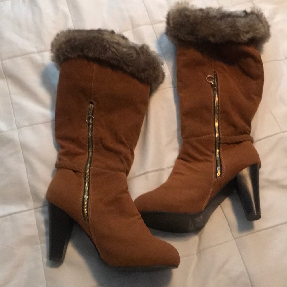 Never worn in spectacular condition